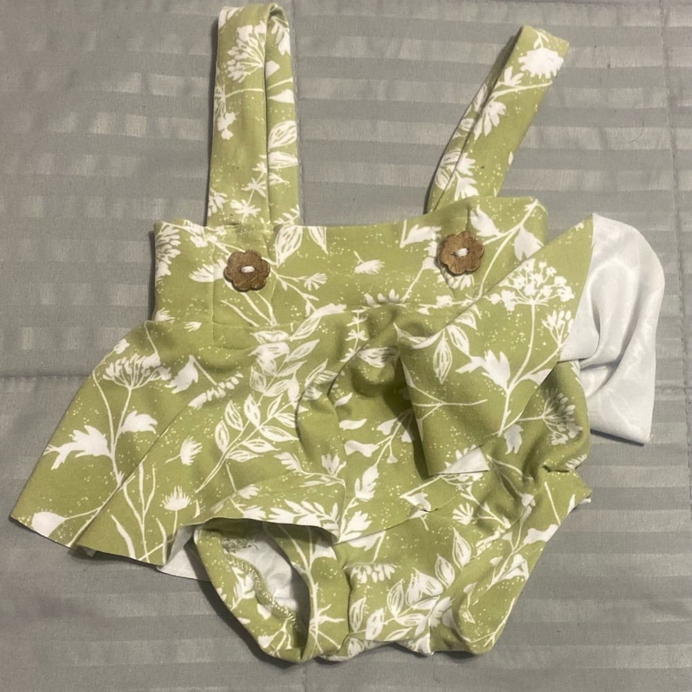 Stretch baby romper